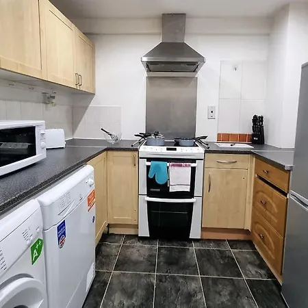 Apartment *f1*gh* Setup For Your Relaxed & Amazing + Free Parking + Free Fast Wifi * Leeds (West Yorkshire)